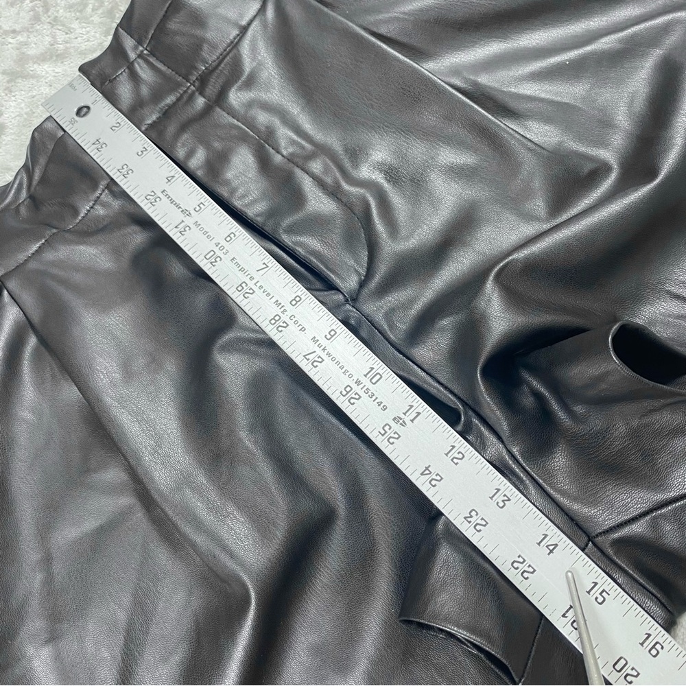 ZARA Women's Black Faux Leather Short Pants sz LARGE Belted High Rise Pleated - Picture 13 of 16
